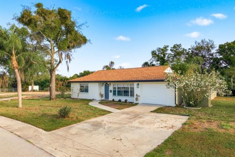 House in New Port Richey, Florida 2 bedrooms, 99.22 sq.m. № 2116384 - photo 6