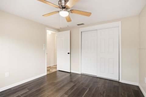 House in New Port Richey, Florida 2 bedrooms, 99.22 sq.m. № 2116384 - photo 30