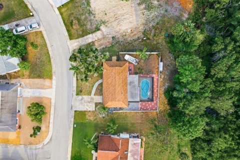 House in New Port Richey, Florida 2 bedrooms, 99.22 sq.m. № 2116384 - photo 7