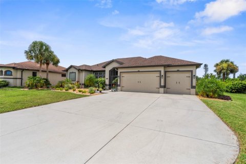 House in Rotonda, Florida 4 bedrooms, 212.47 sq.m. № 1845088 - photo 2