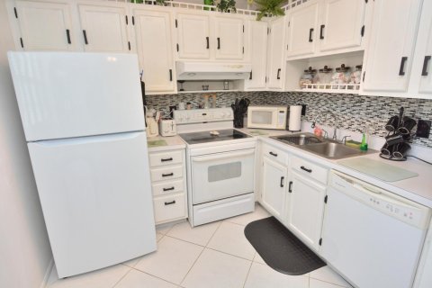 Купить кондоминиум в Стьюарт, Флорида 6 комнат, 89.37м2, № 2185212 - фото 9