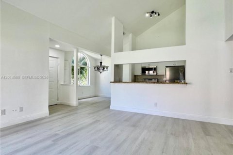 Apartment in Miami, Florida 2 bedrooms, 100.71 sq.m. № 2076153 - photo 2