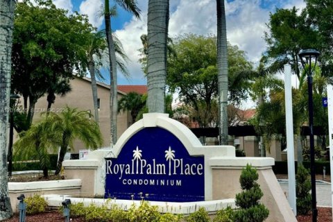 Apartment in Miami, Florida 2 bedrooms, 100.71 sq.m. № 2076153