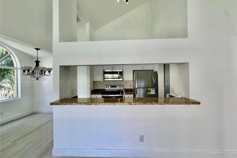 Apartment in Miami, Florida 2 bedrooms, 100.71 sq.m. № 2076153 - photo 3