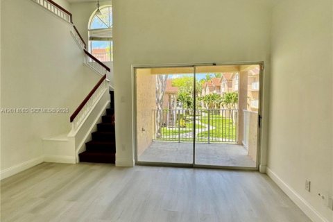 Apartment in Miami, Florida 2 bedrooms, 100.71 sq.m. № 2076153 - photo 8
