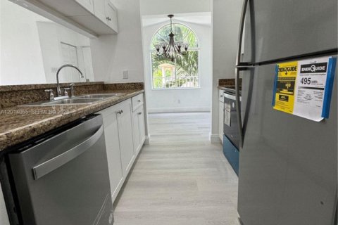 Apartment in Miami, Florida 2 bedrooms, 100.71 sq.m. № 2076153 - photo 5