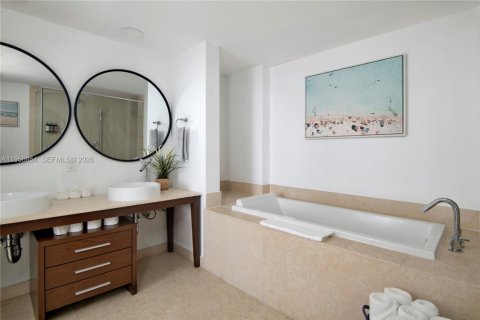 Condominio en venta en Miami, Florida, 2 dormitorios, 135.54 m2 № 2090129 - foto 21