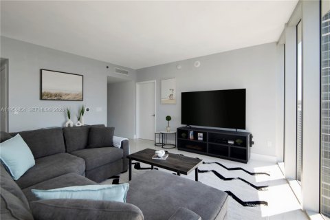 Condominio en venta en Miami, Florida, 2 dormitorios, 135.54 m2 № 2090129 - foto 3
