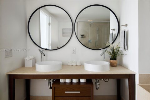 Condominio en venta en Miami, Florida, 2 dormitorios, 135.54 m2 № 2090129 - foto 28