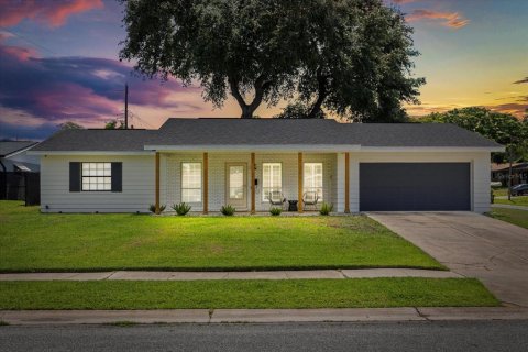 Villa ou maison à vendre à Altamonte Springs, Floride: 3 chambres, 124.86 m2 № 1918333 - photo 2