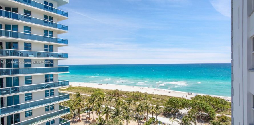 Condominio en Surfside, Florida, 2 dormitorios  № 2037399