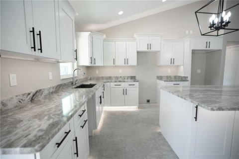 House in Dunnellon, Florida 3 bedrooms, 147.9 sq.m. № 2103911 - photo 13