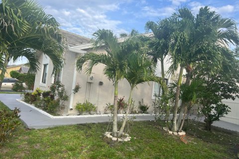 Casa en Lake Worth, Florida 3 dormitorios, 139.54 m2 № 2257948