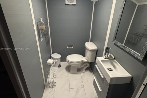 Casa en venta en Miami Gardens, Florida, 4 dormitorios, 152.55 m2 № 1988046 - foto 20