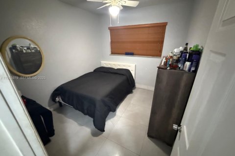 Casa en venta en Miami Gardens, Florida, 4 dormitorios, 152.55 m2 № 1988046 - foto 19