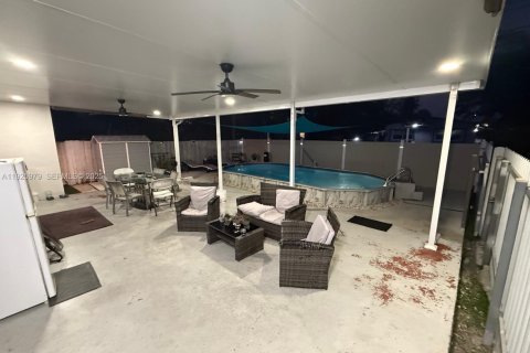 Casa en venta en Miami Gardens, Florida, 4 dormitorios, 152.55 m2 № 1988046 - foto 22