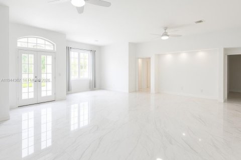 Casa en venta en St. Lucie, Florida, 3 dormitorios № 2002107 - foto 5