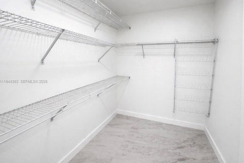 Casa en venta en St. Lucie, Florida, 3 dormitorios № 2002107 - foto 19