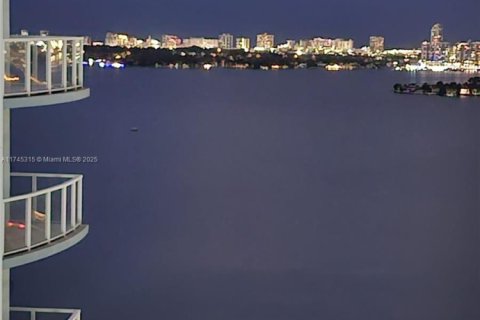 Condominio en venta en Miami, Florida, 1 dormitorio, 72.46 m2 № 1748751 - foto 16