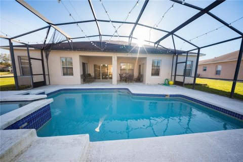 House in Kissimmee, Florida 4 bedrooms, 215.35 sq.m. № 1549972 - photo 23
