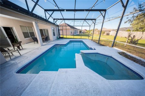 House in Kissimmee, Florida 4 bedrooms, 215.35 sq.m. № 1549972 - photo 26