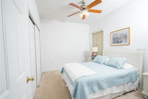 House in Kissimmee, Florida 4 bedrooms, 215.35 sq.m. № 1549972 - photo 13