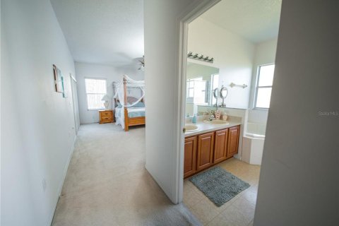 House in Kissimmee, Florida 4 bedrooms, 215.35 sq.m. № 1549972 - photo 16