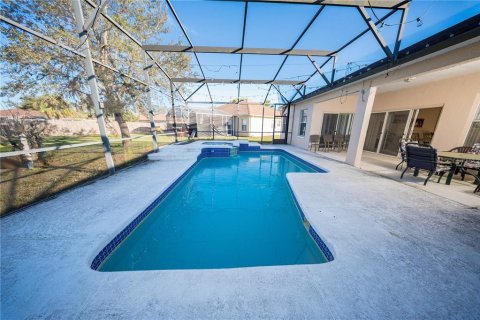 House in Kissimmee, Florida 4 bedrooms, 215.35 sq.m. № 1549972 - photo 25