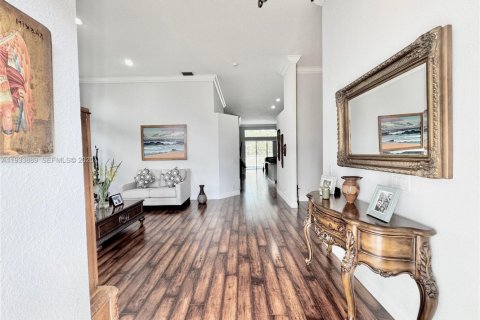 House in Boca Raton, Florida 3 bedrooms, 196.77 sq.m. № 1992155 - photo 2