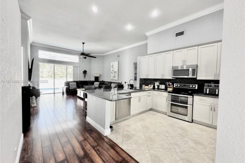 House in Boca Raton, Florida 3 bedrooms, 196.77 sq.m. № 1992155 - photo 9