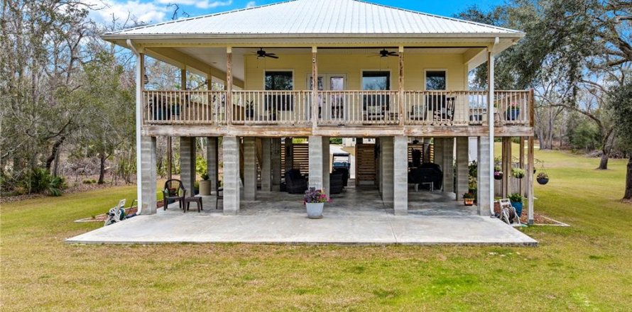 House in Live Oak, Florida 2 bedrooms, 164.99 sq.m. № 1598618