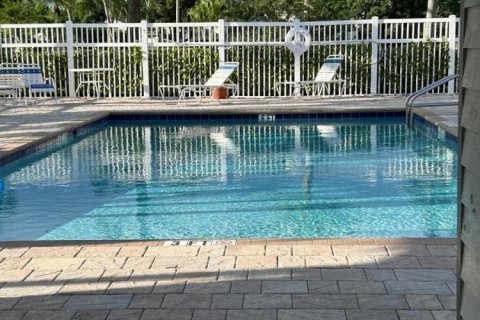 Townhouse in Wellington, Florida 3 bedrooms, 231.79 sq.m. № 2250955 - photo 3