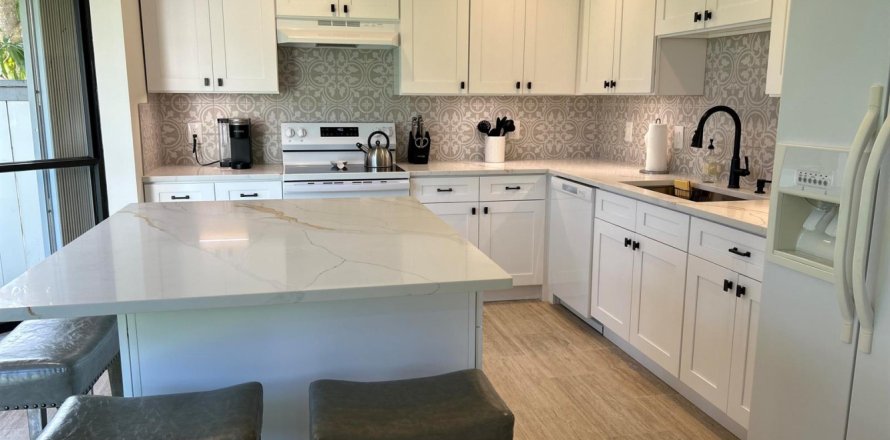 Townhouse in Wellington, Florida 3 bedrooms, 231.79 sq.m. № 2250955