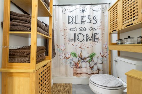 House in Homestead, Florida 2 bedrooms, 98.2 sq.m. № 2032037 - photo 5