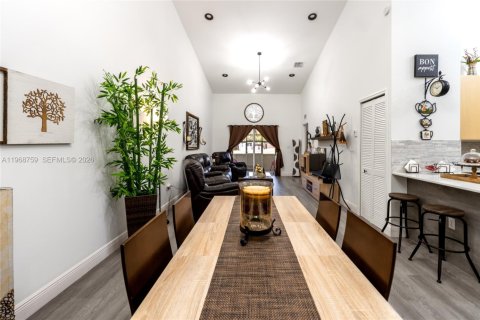 House in Homestead, Florida 2 bedrooms, 98.2 sq.m. № 2032037 - photo 12