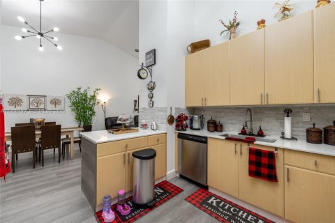 House in Homestead, Florida 2 bedrooms, 98.2 sq.m. № 2032037 - photo 6