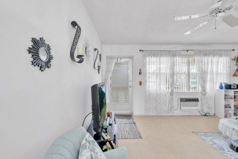Купить кондоминиум в Уэст-Палм-Бич, Флорида 3 комнаты, 52.95м2, № 2086309 - фото 14