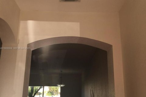 Touwnhouse à louer à Doral, Floride: 3 chambres, 135.82 m2 № 1976958 - photo 2