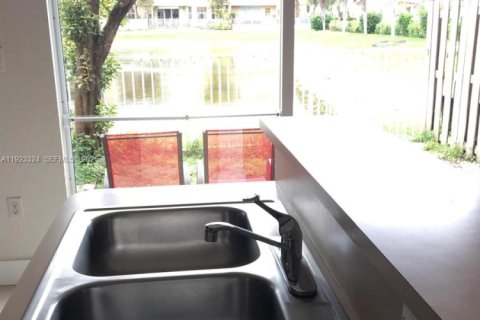 Touwnhouse à louer à Doral, Floride: 3 chambres, 135.82 m2 № 1976958 - photo 10