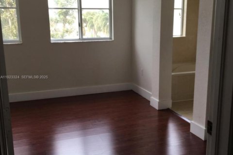 Touwnhouse à louer à Doral, Floride: 3 chambres, 135.82 m2 № 1976958 - photo 18