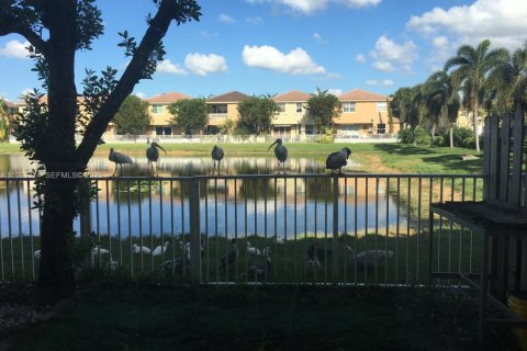 Touwnhouse à louer à Doral, Floride: 3 chambres, 135.82 m2 № 1976958 - photo 5