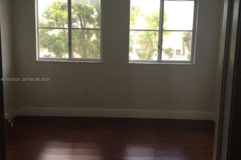 Touwnhouse à louer à Doral, Floride: 3 chambres, 135.82 m2 № 1976958 - photo 13