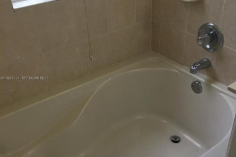 Touwnhouse à louer à Doral, Floride: 3 chambres, 135.82 m2 № 1976958 - photo 21