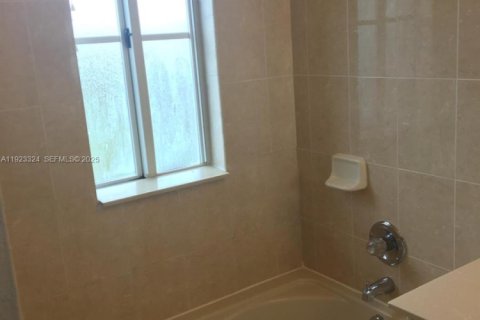 Touwnhouse à louer à Doral, Floride: 3 chambres, 135.82 m2 № 1976958 - photo 26