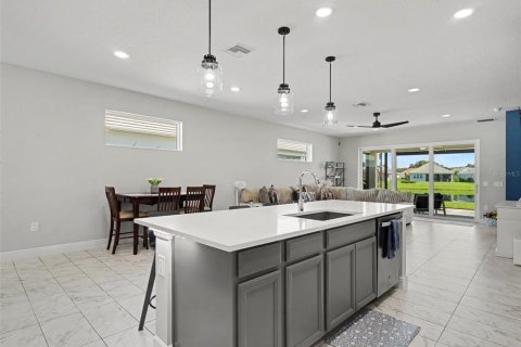 House in Sarasota, Florida 3 bedrooms, 168.15 sq.m. № 2219592 - photo 6