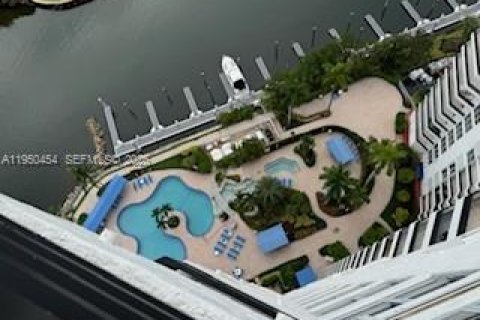 Copropriété à vendre à Aventura, Floride: 2 chambres, 126.81 m2 № 2005929 - photo 11