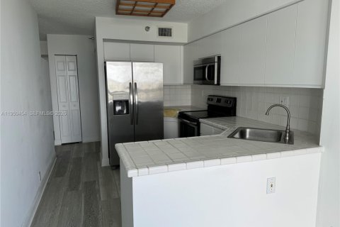 Copropriété à vendre à Aventura, Floride: 2 chambres, 126.81 m2 № 2005929 - photo 14