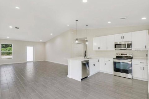 House in Port Charlotte, Florida 3 bedrooms, 142.7 sq.m. № 1518897 - photo 2