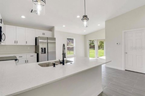 House in Port Charlotte, Florida 3 bedrooms, 142.7 sq.m. № 1518897 - photo 6