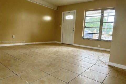 Commercial property in Dania Beach, Florida 178.37 sq.m. № 1712321 - photo 6